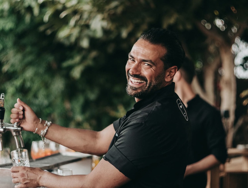 Professional bar service during an outdoor event